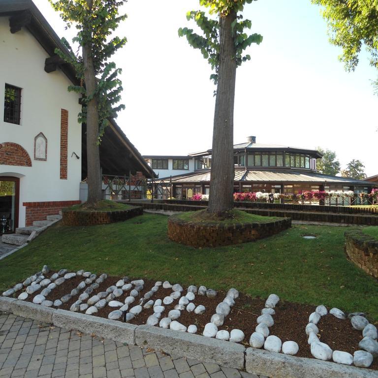 Hotel Novarello Resort & Spa Granozzo con Monticello Bagian luar foto