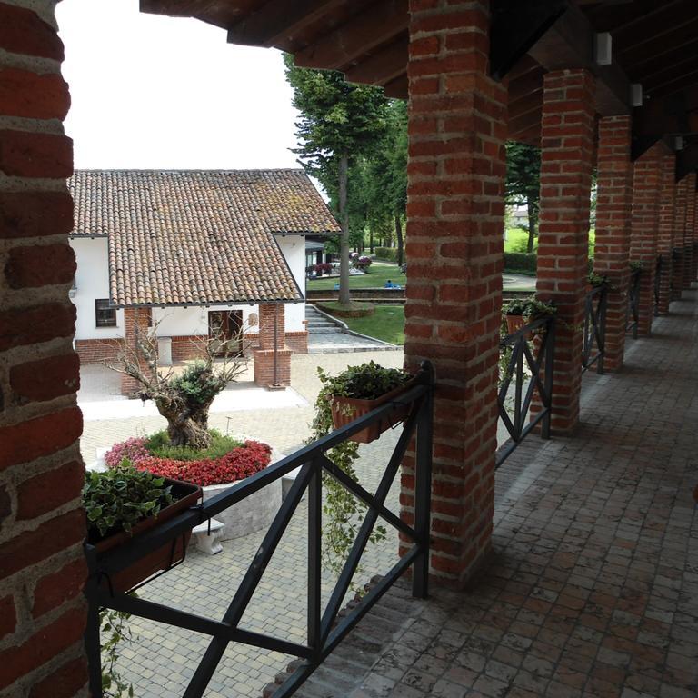 Hotel Novarello Granozzo con Monticello Bagian luar foto